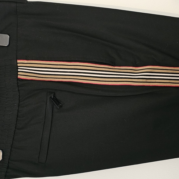 Black Pants with Striped Side Detail And Croppes Elastic Ankle